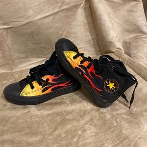 Converse Chuck Taylor All Stars youth size 1 *NEW